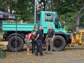 DBE011A7-9C32-4942-B3F9-FBB382CE7DED